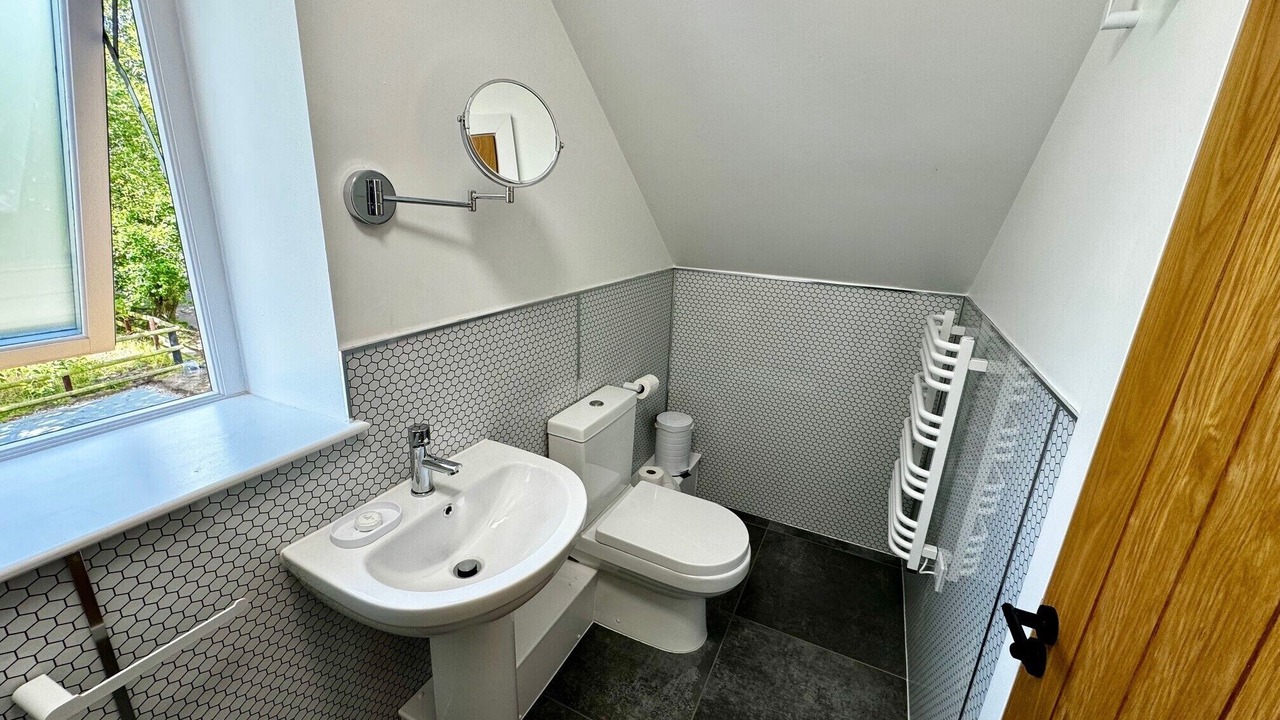 Photo of Others in Bettws Newydd