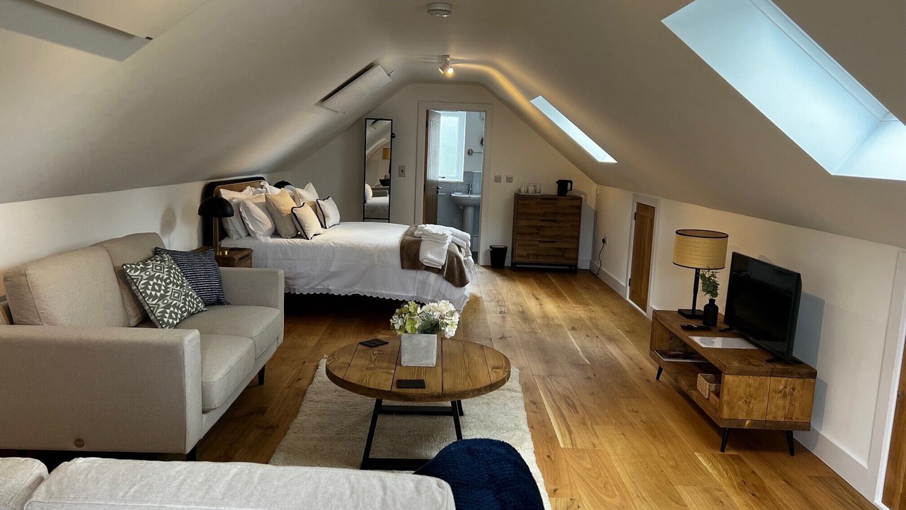 Photo of Others in Bettws Newydd