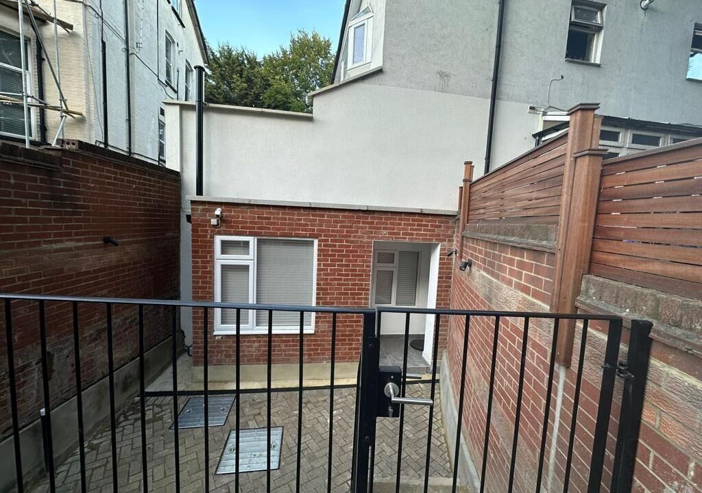 Photo of Others in Brondesbury