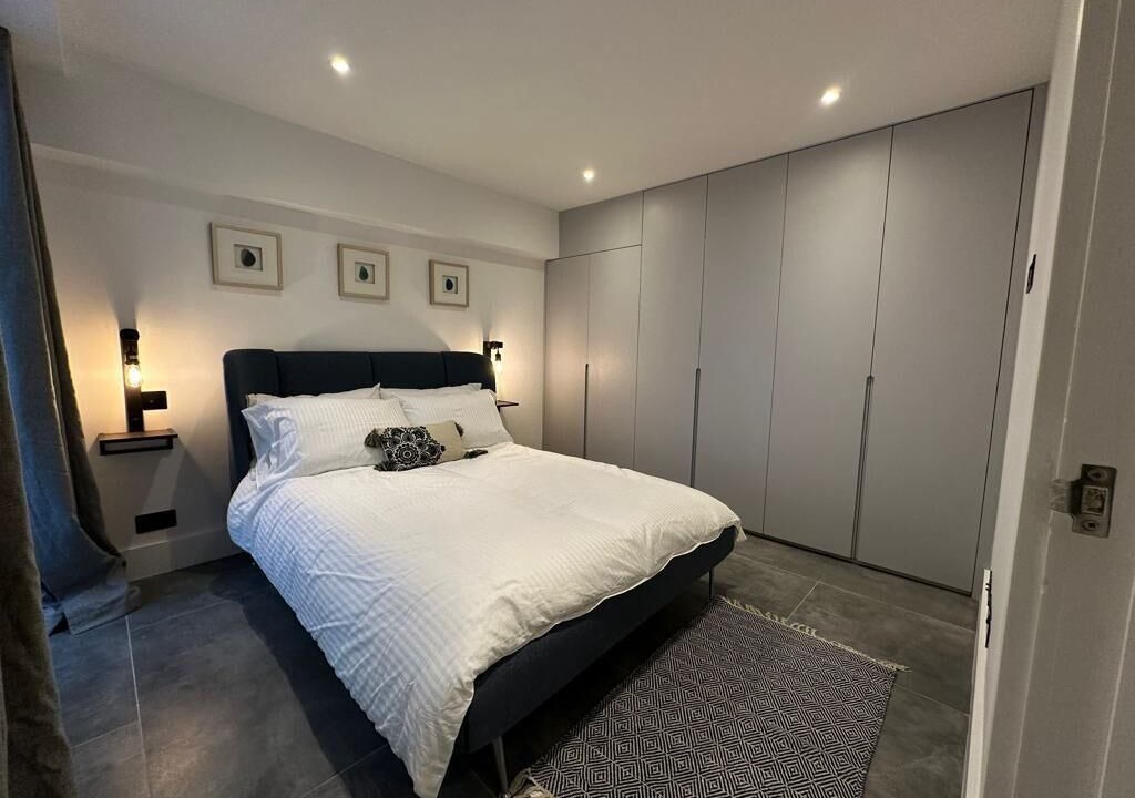 Photo of Others in Brondesbury