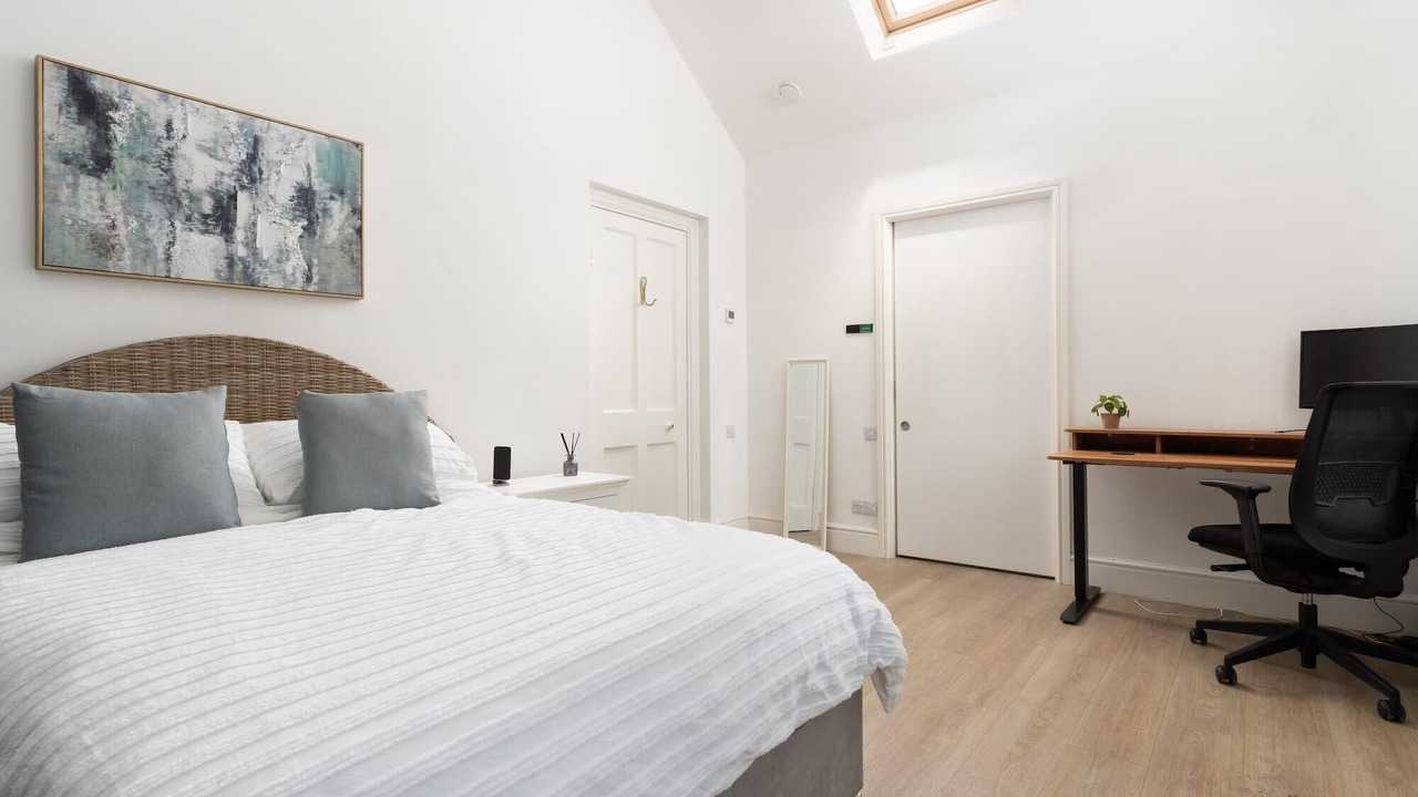 Photo of Bedroom in Mylor Churchtown