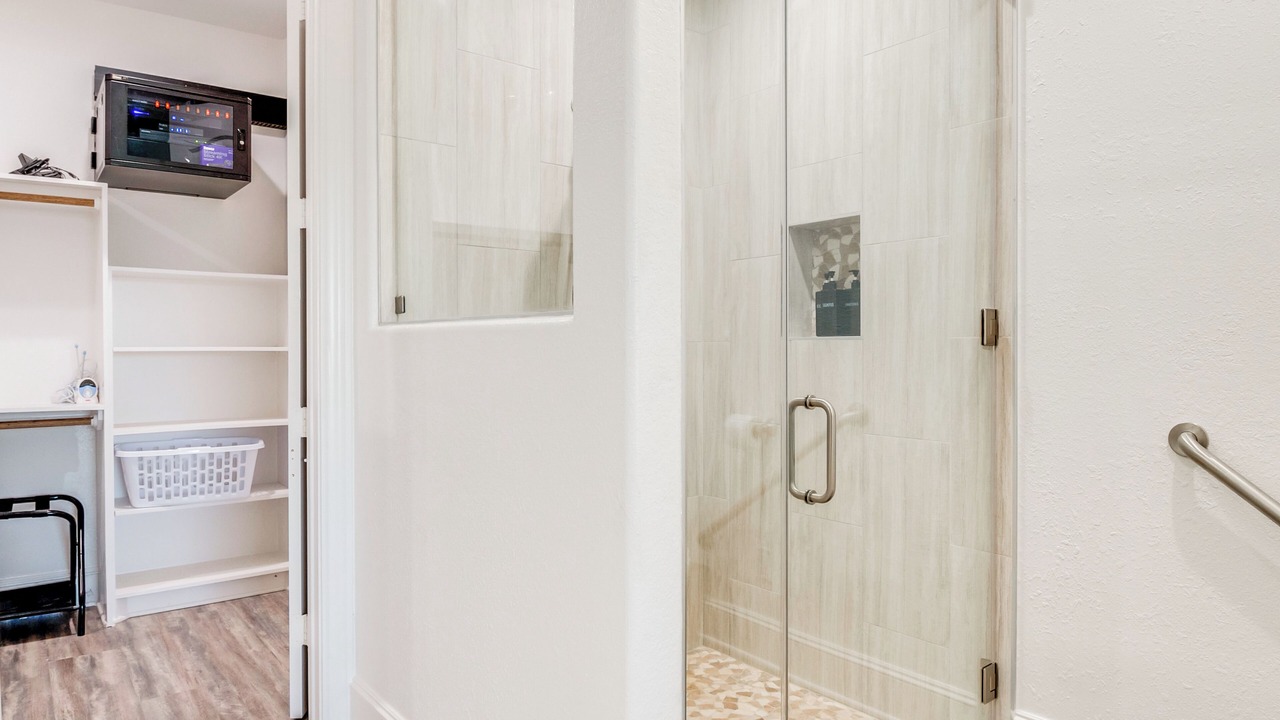 Photo of Bathroom in Willis