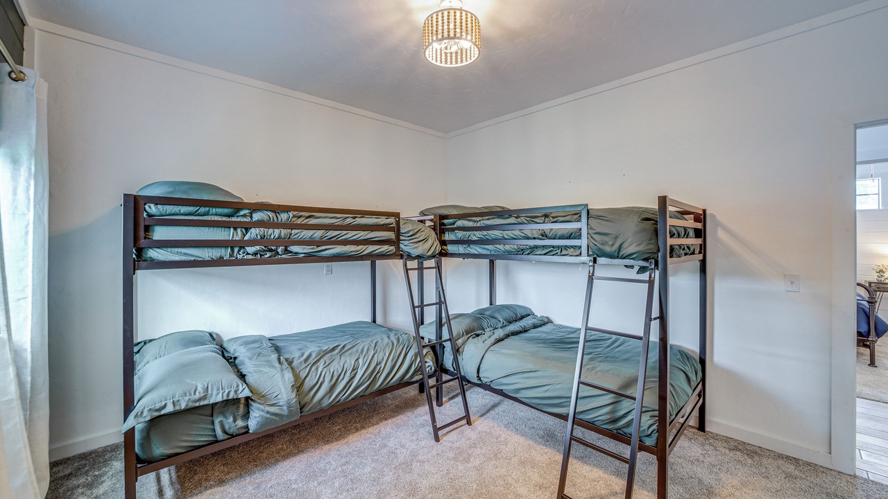 Photo of Bedroom in Vinita
