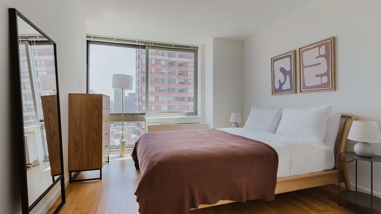 Photo of Bedroom in Hunters Point