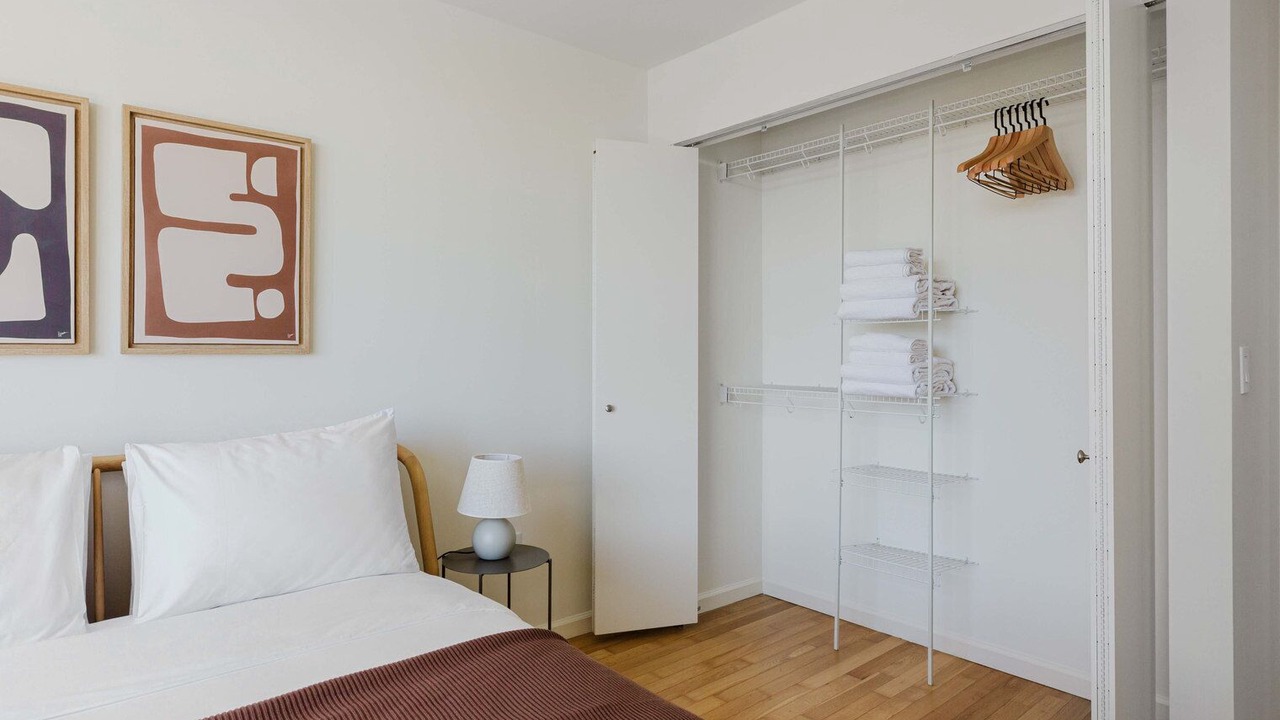 Photo of Bedroom in Hunters Point