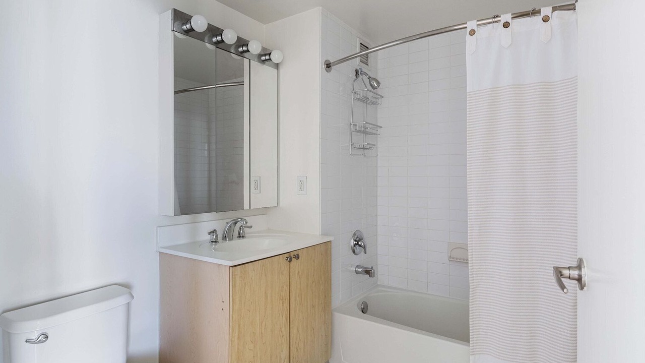 Photo of Bathroom in Hunters Point