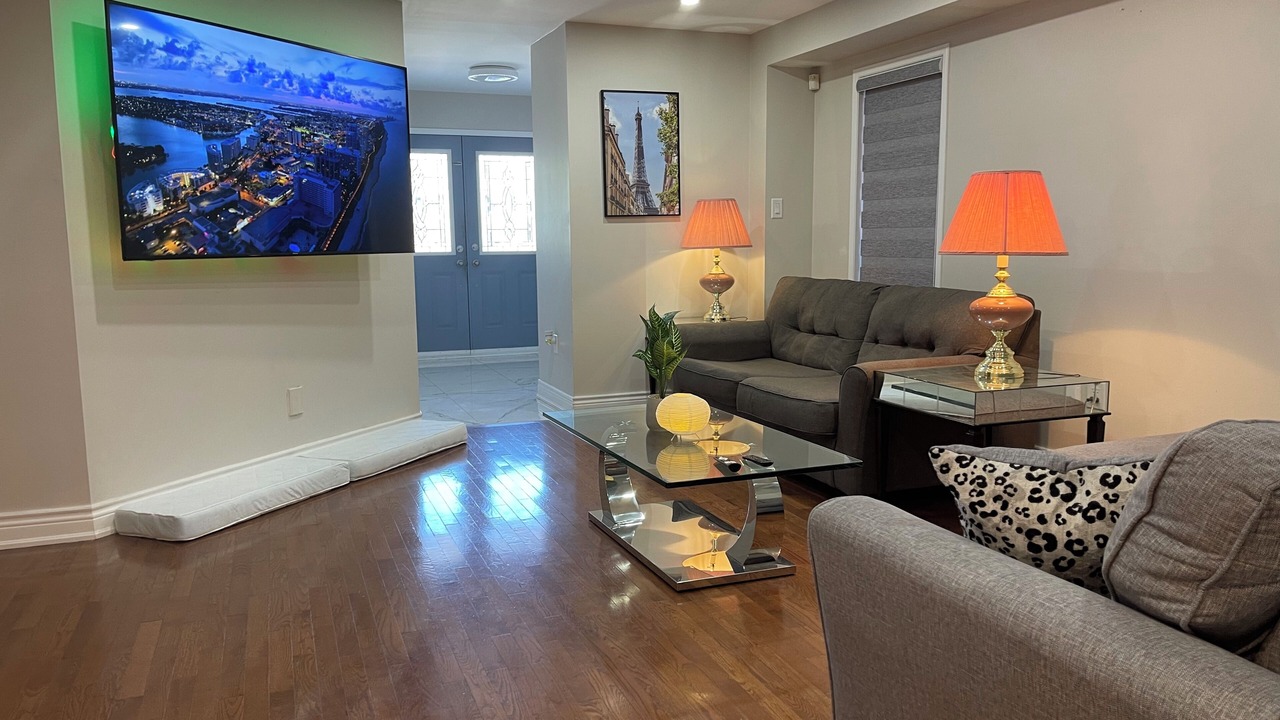 Photo of Livingroom in Oshawa