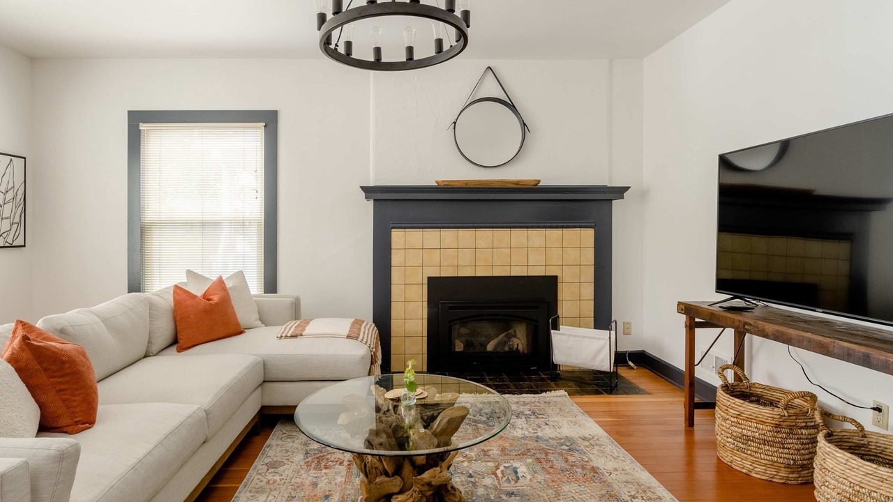 Photo of Livingroom in Belmont