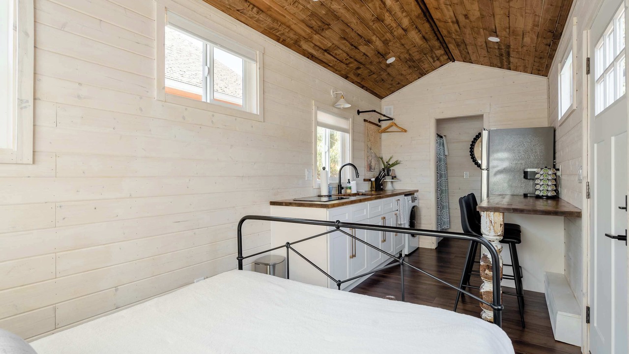 Photo of Bedroom in Alberta Arts District