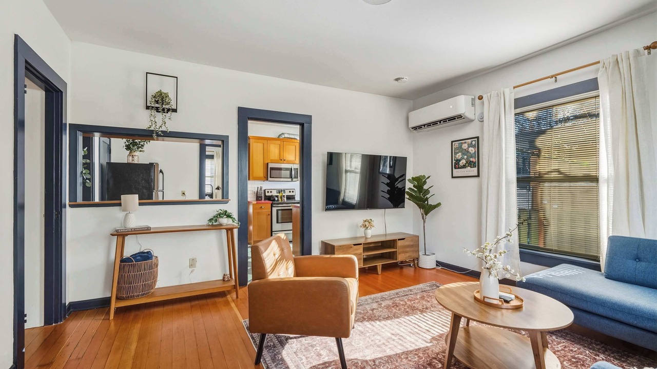 Photo of Livingroom in Belmont