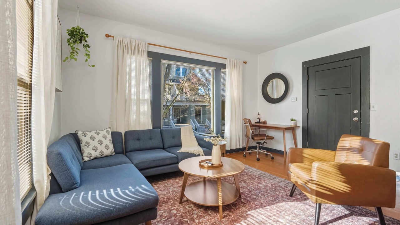 Photo of Livingroom in Belmont