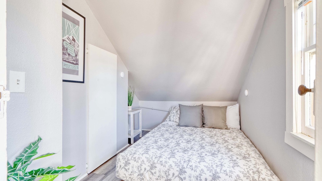 Photo of Bedroom in Creston - Kenilworth