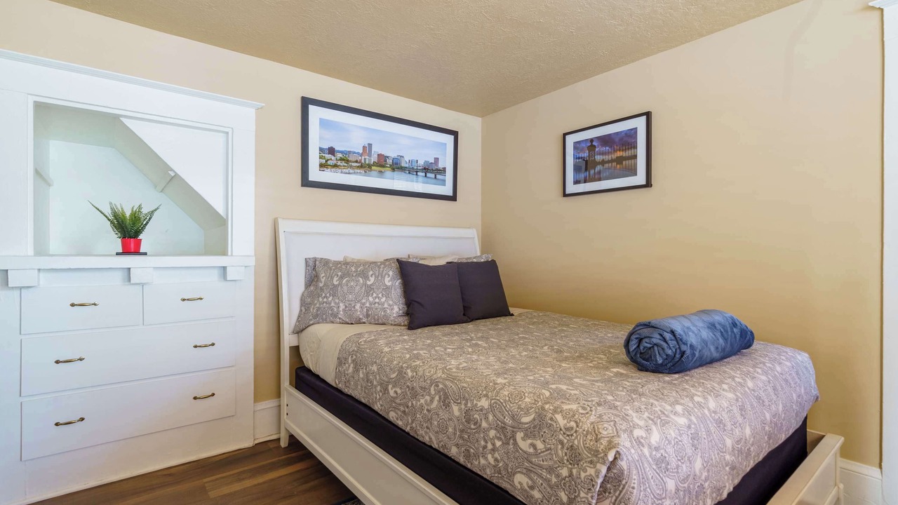 Photo of Bedroom in Creston - Kenilworth