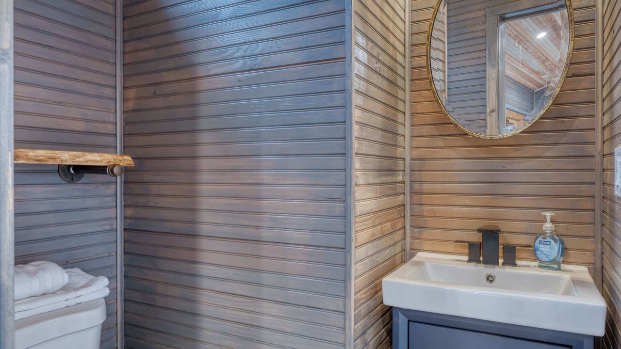 Photo of Bathroom in Hosford-Abernethy