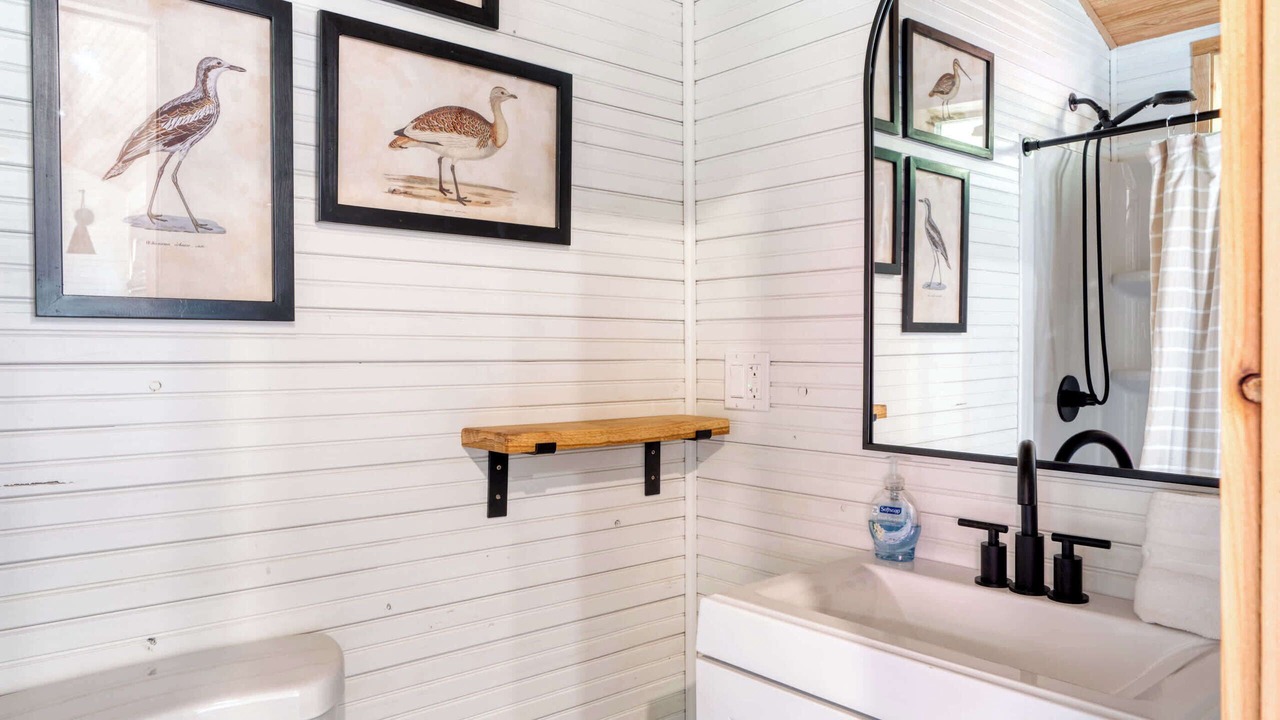 Photo of Bathroom in Hosford-Abernethy