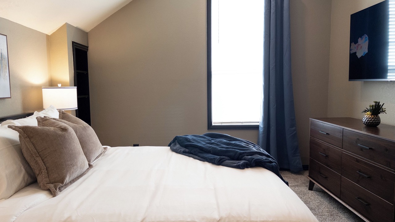 Photo of Bedroom in Broken Arrow