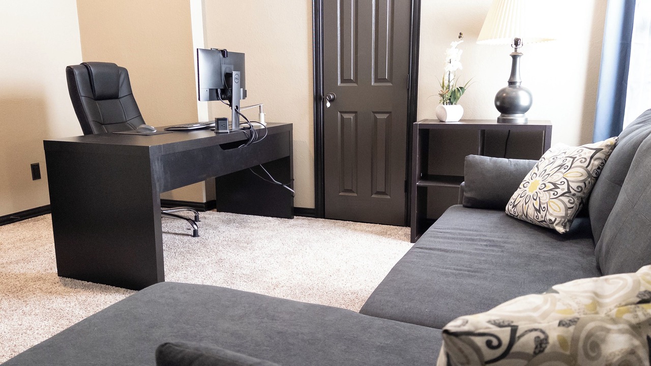 Photo of Livingroom in Broken Arrow