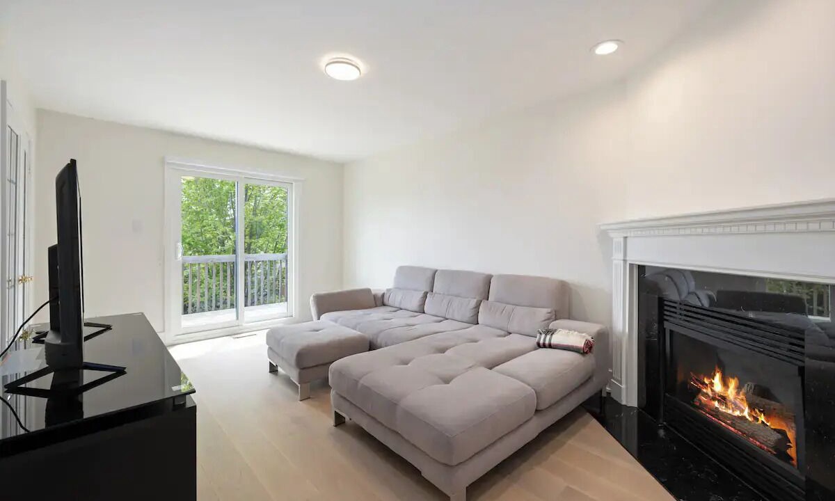 Photo of Livingroom in Richmond Hill