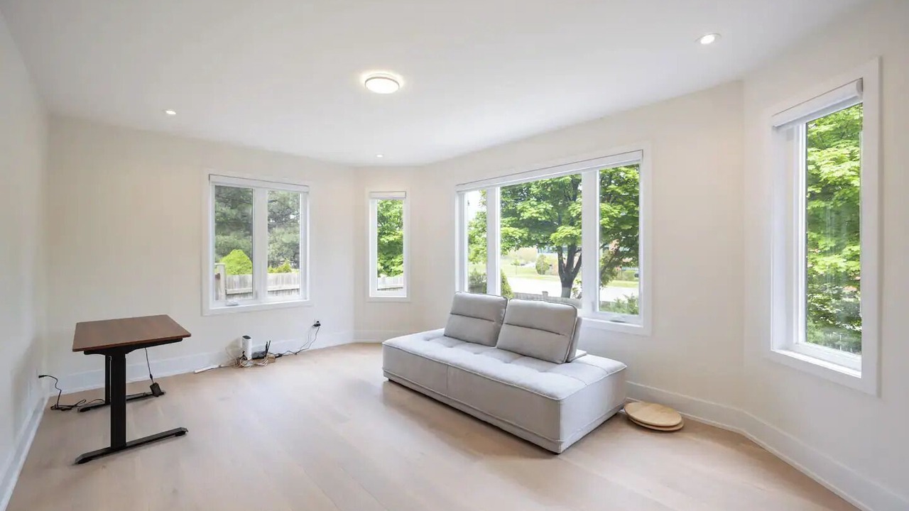 Photo of Livingroom in Richmond Hill