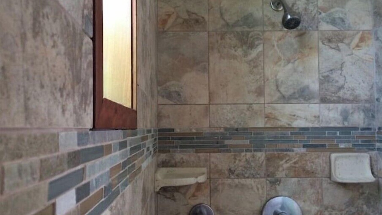 Photo of Bathroom in Honokaa