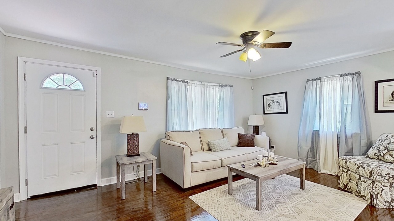 Photo of Livingroom in Macon