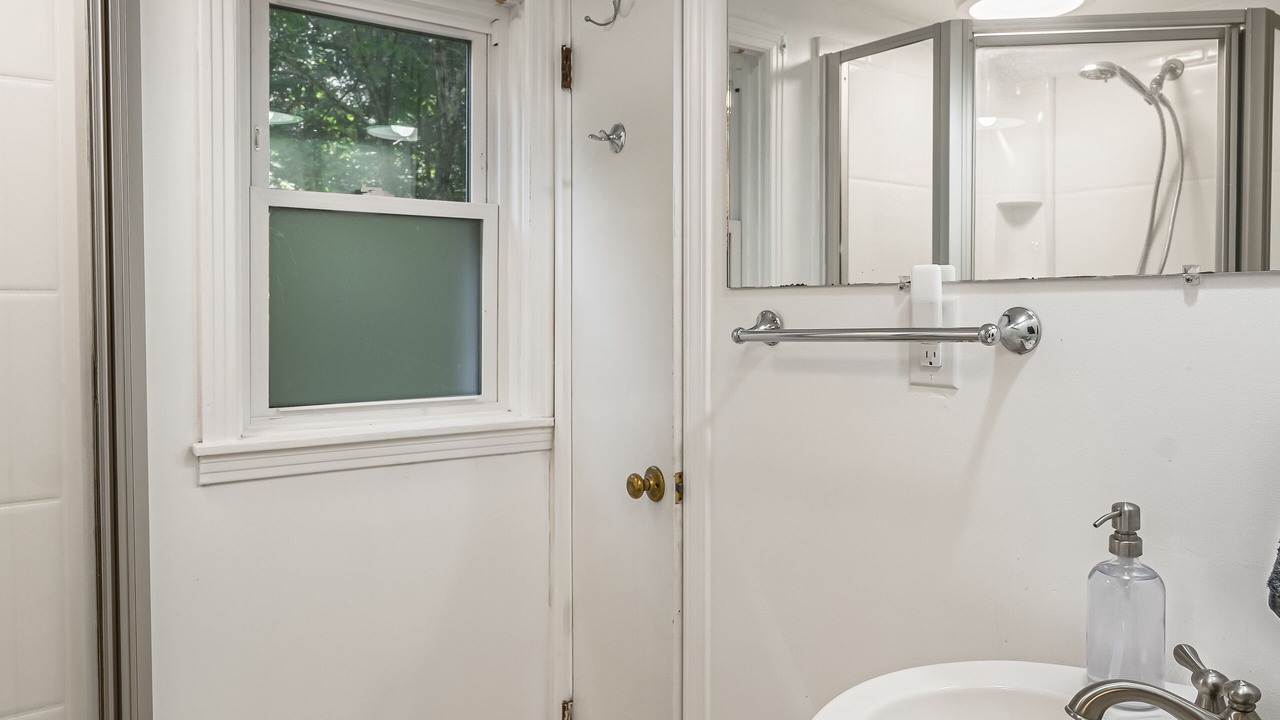 Photo of Bathroom in Dickson