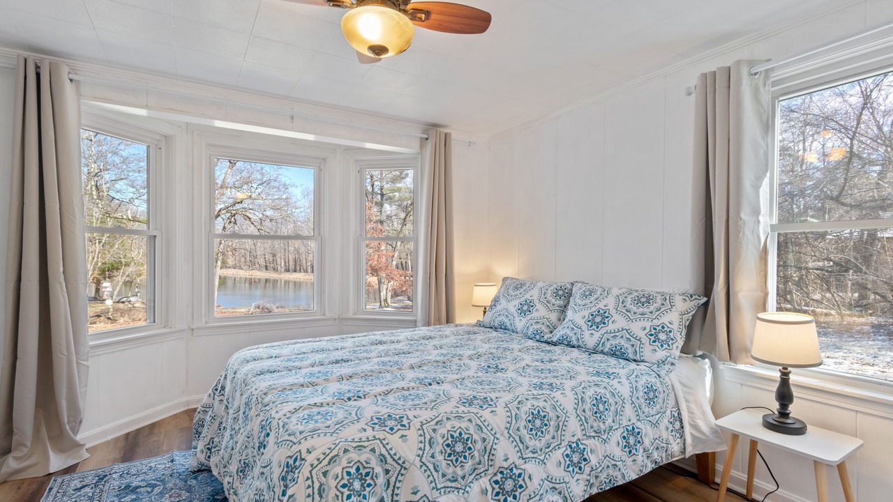 Photo of Bedroom in Dickson