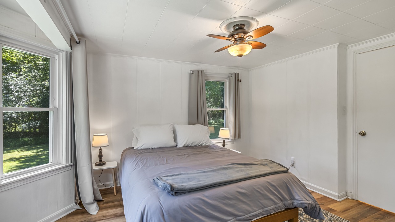 Photo of Bedroom in Dickson