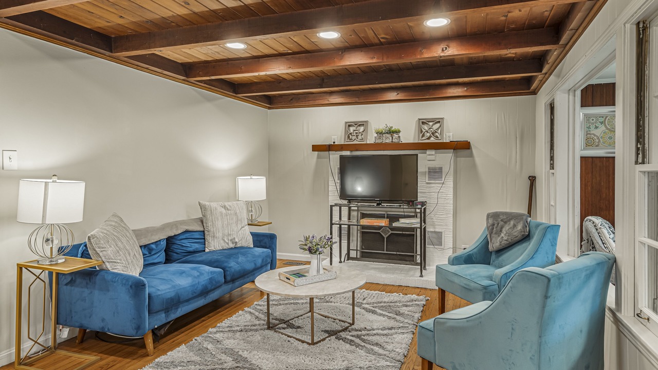 Photo of Livingroom in Dickson