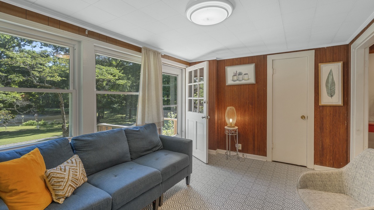 Photo of Livingroom in Dickson