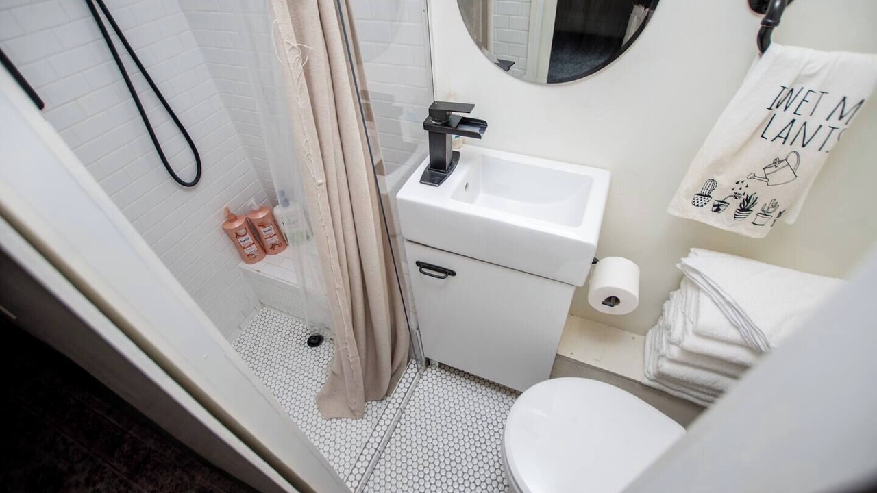 Photo of Bathroom in Bowdon Junction