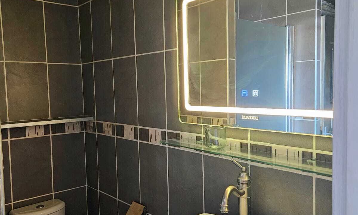 Photo of Bathroom in Ganges