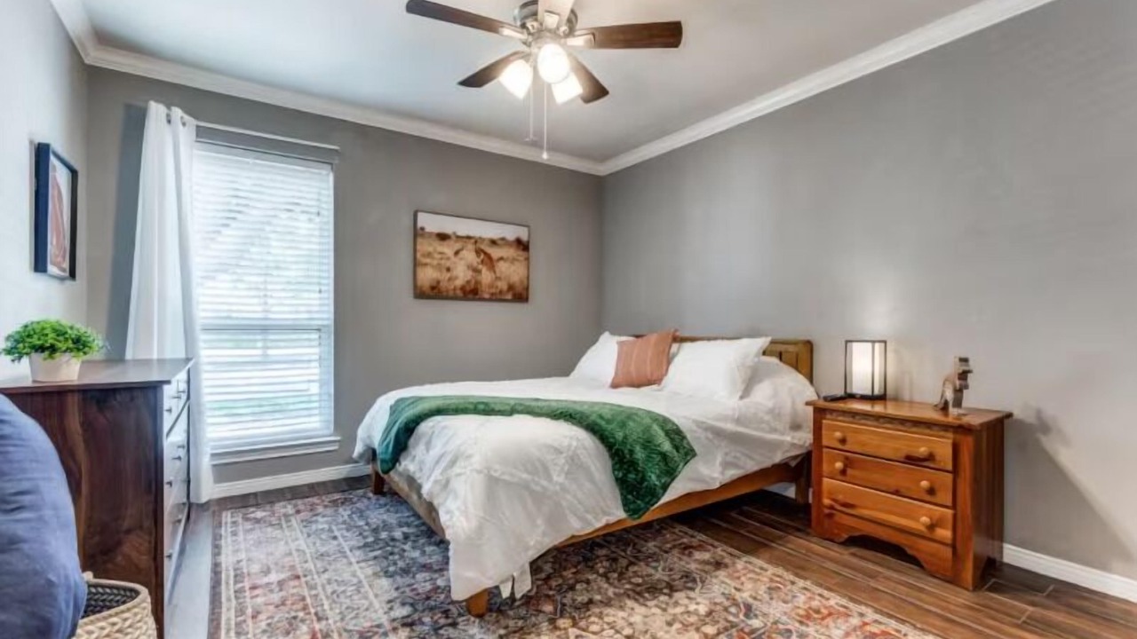 Photo of Bedroom in Midtown