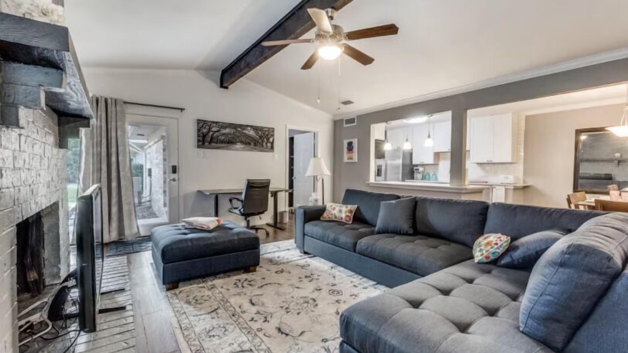 Photo of Livingroom in Midtown