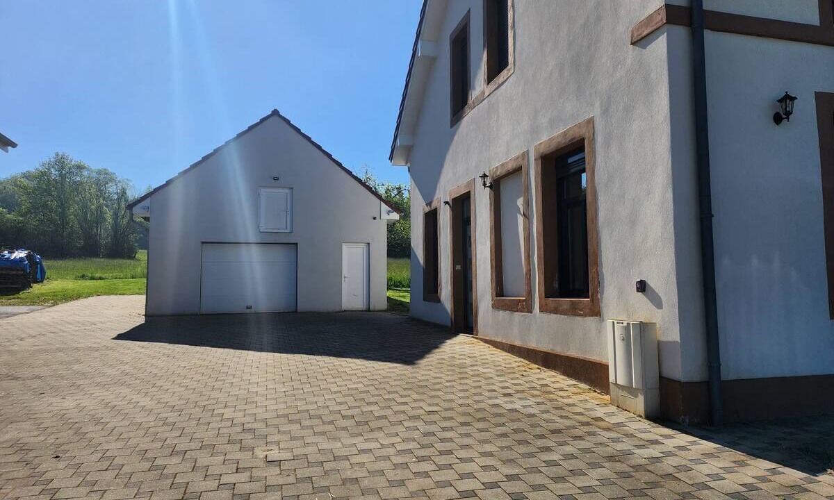 Photo of Outdoor in Bining