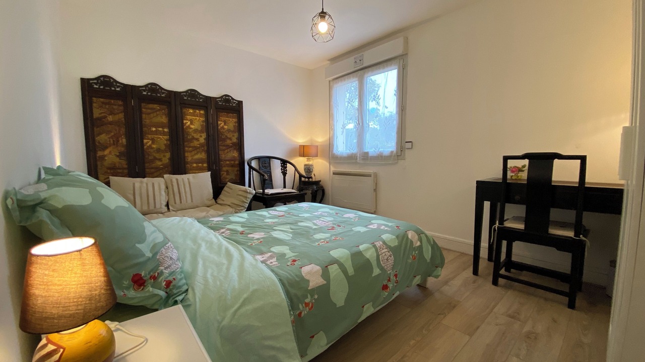 Photo of Bedroom in Le Bourget