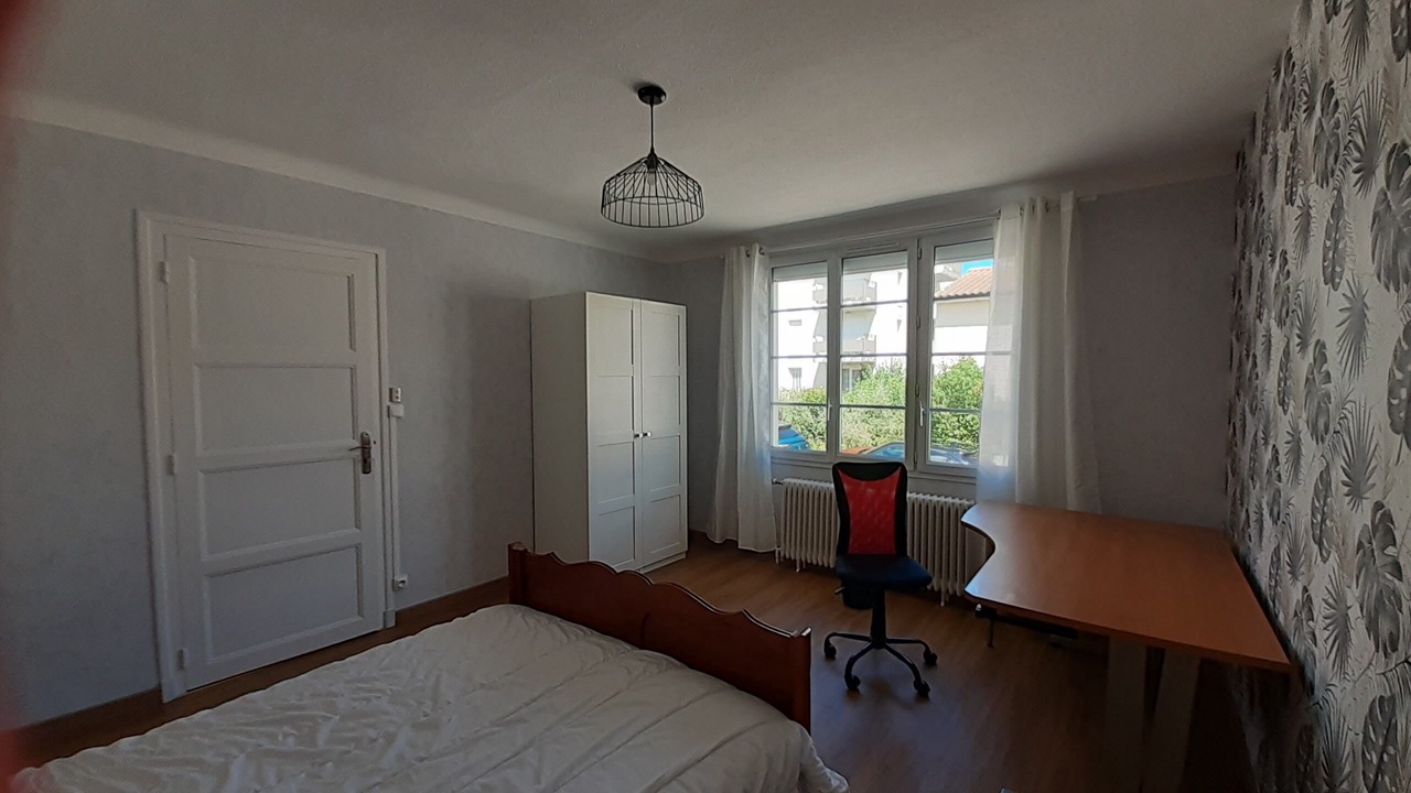 Photo of Bedroom in La Roche-sur-Yon