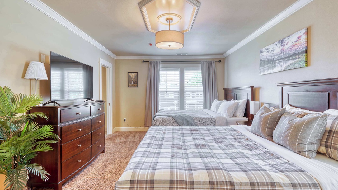 Photo of Bedroom in King