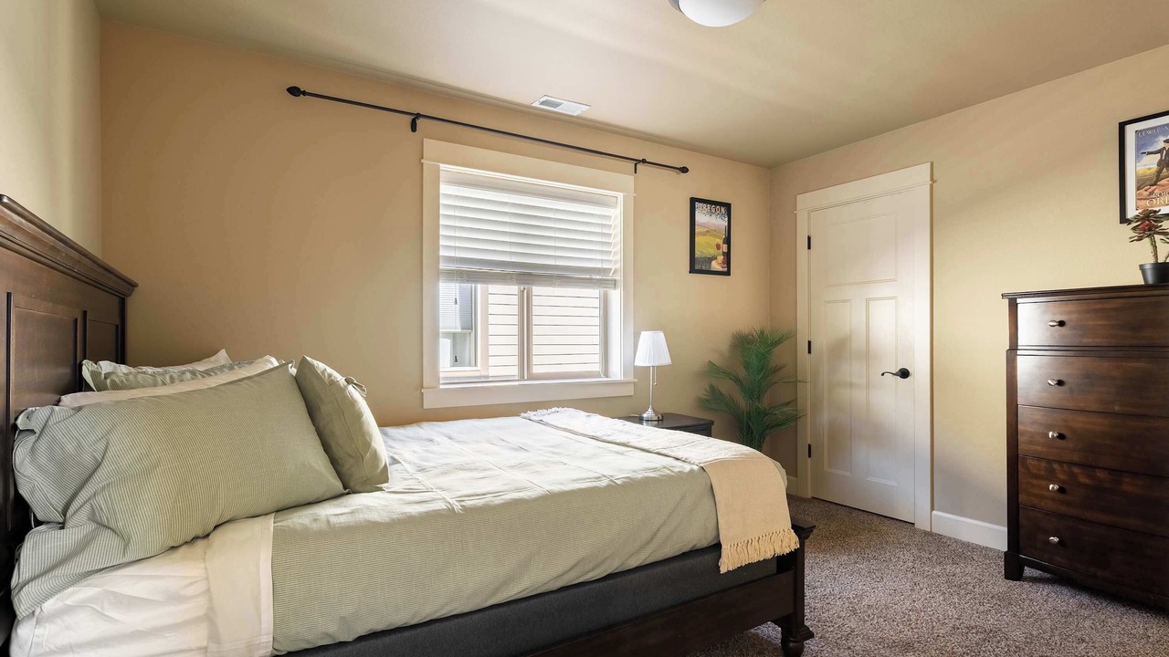 Photo of Bedroom in King