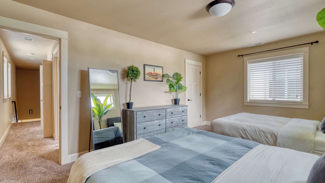 Photo of Bedroom in King