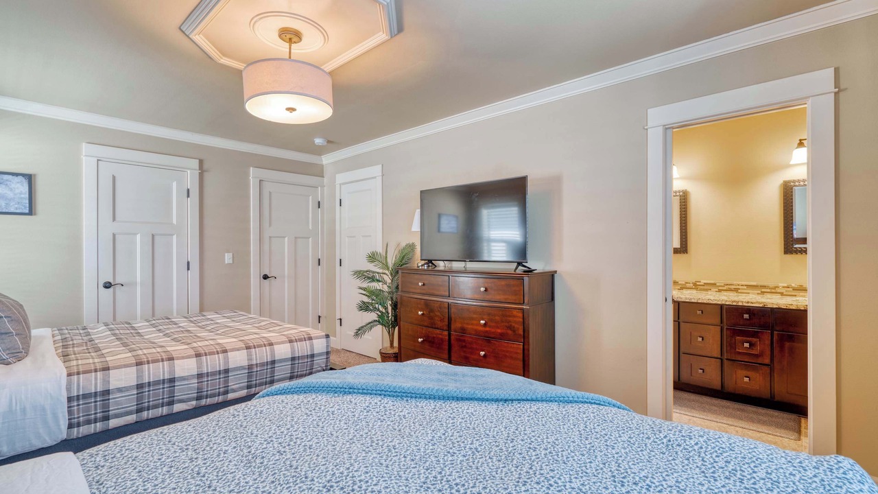 Photo of Bedroom in King