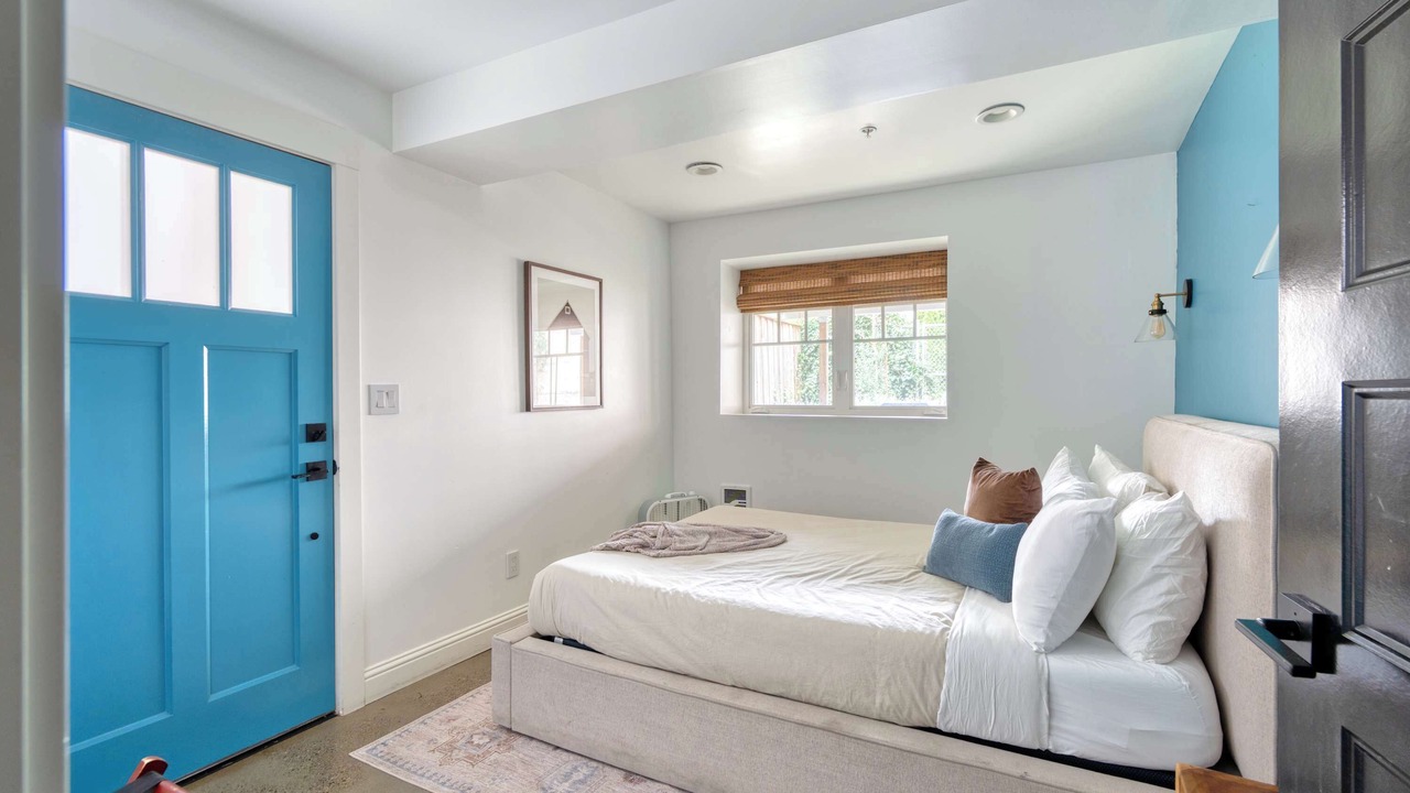 Photo of Bedroom in Nob Hill