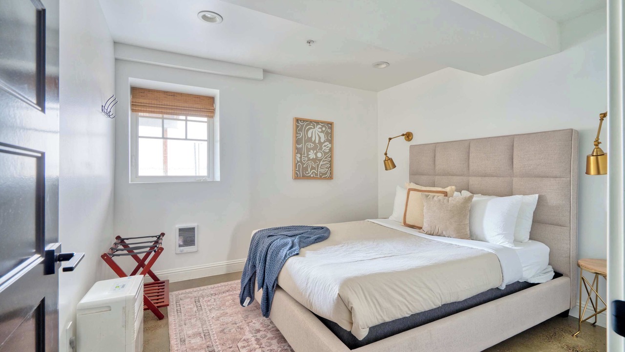 Photo of Bedroom in Nob Hill