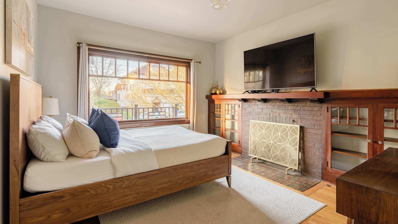 Photo of Bedroom in Sullivan's Gulch