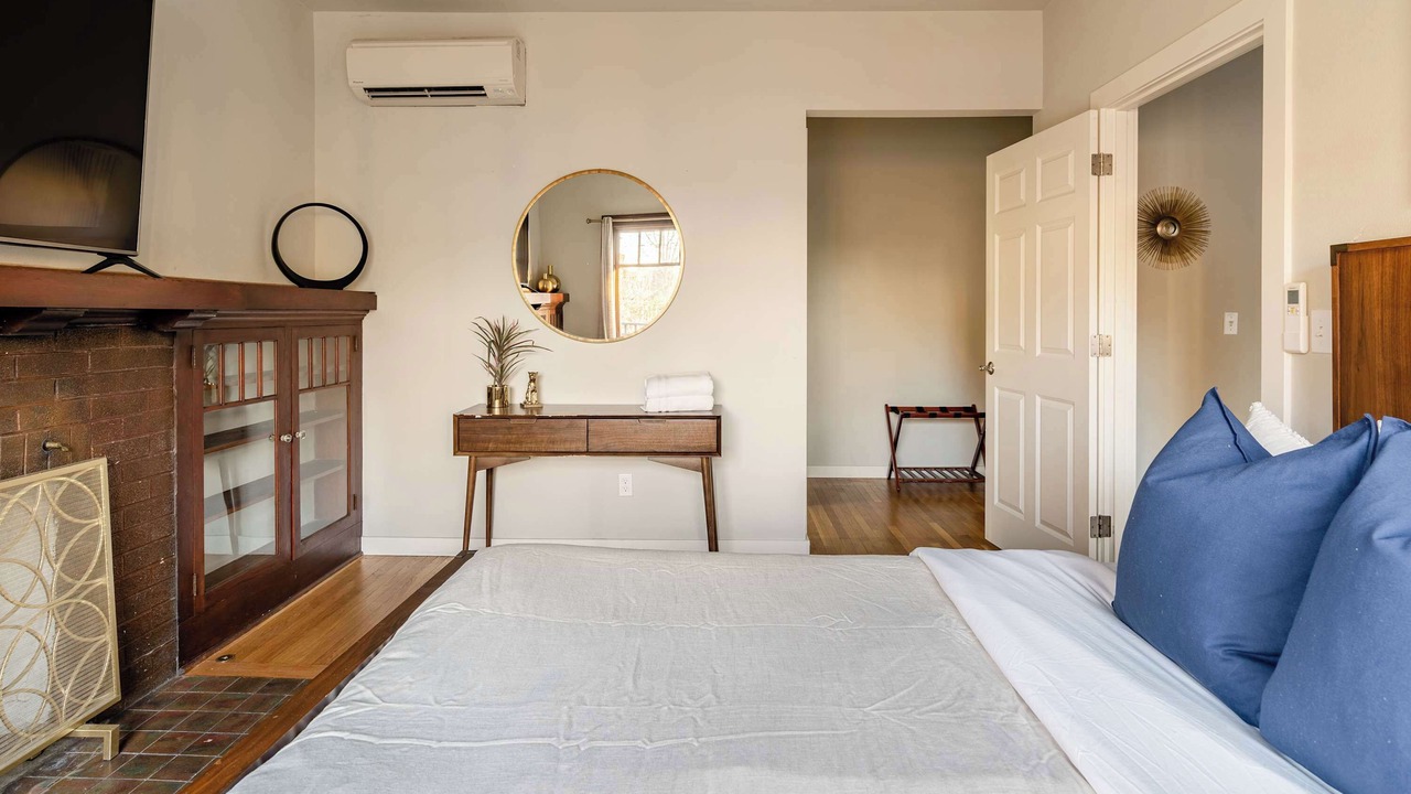 Photo of Bedroom in Sullivan's Gulch