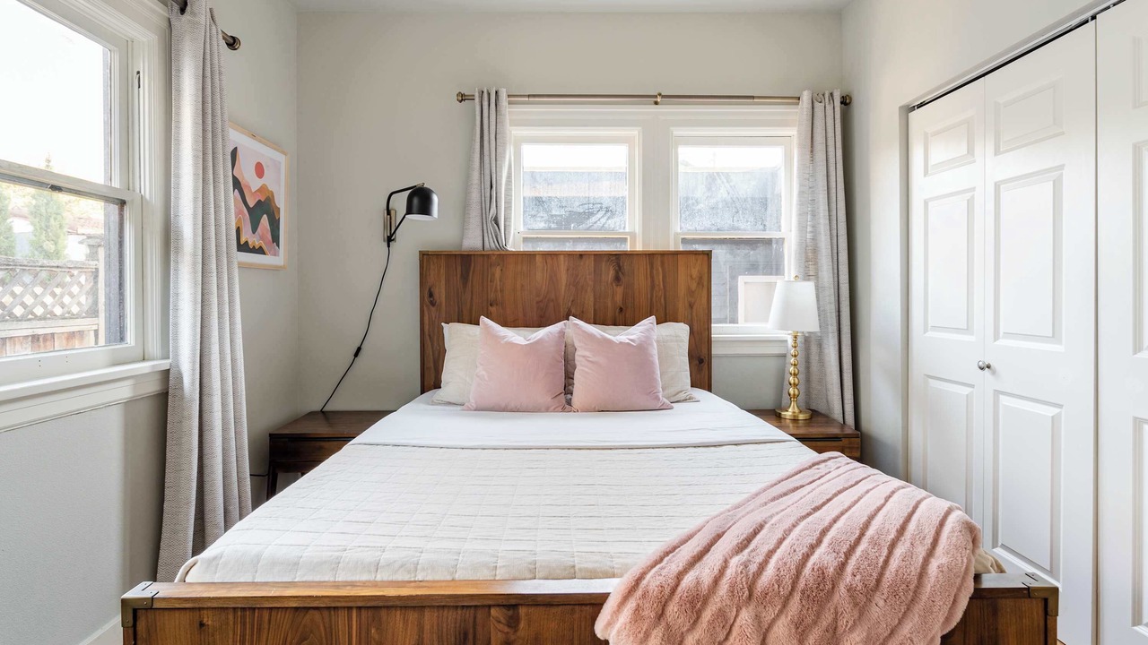 Photo of Bedroom in Sullivan's Gulch