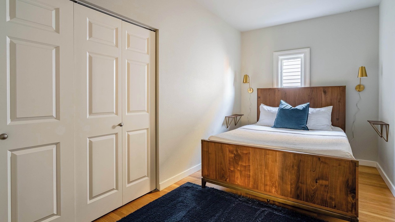 Photo of Bedroom in Sullivan's Gulch