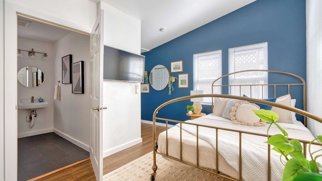 Photo of Bedroom in Sullivan's Gulch