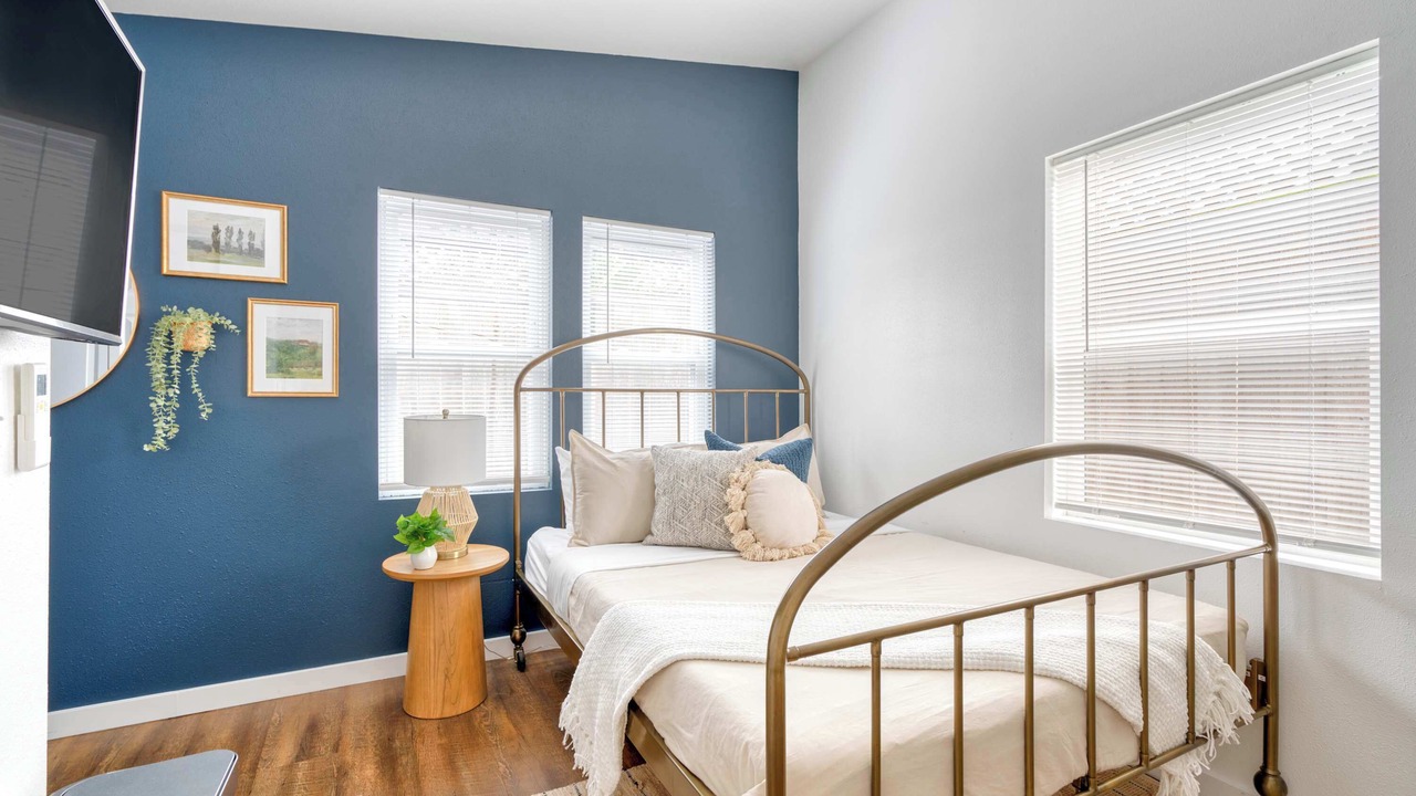 Photo of Bedroom in Sullivan's Gulch