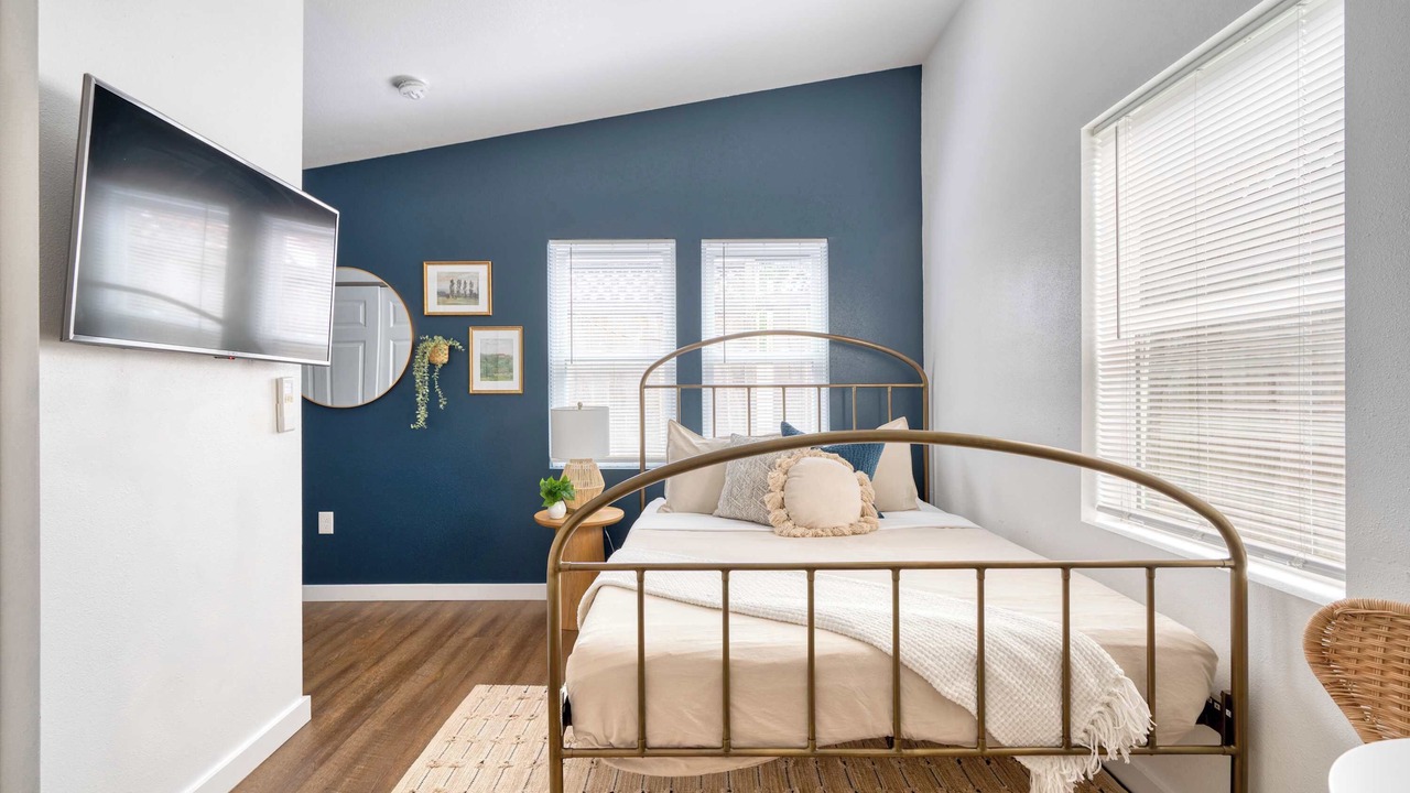 Photo of Bedroom in Sullivan's Gulch